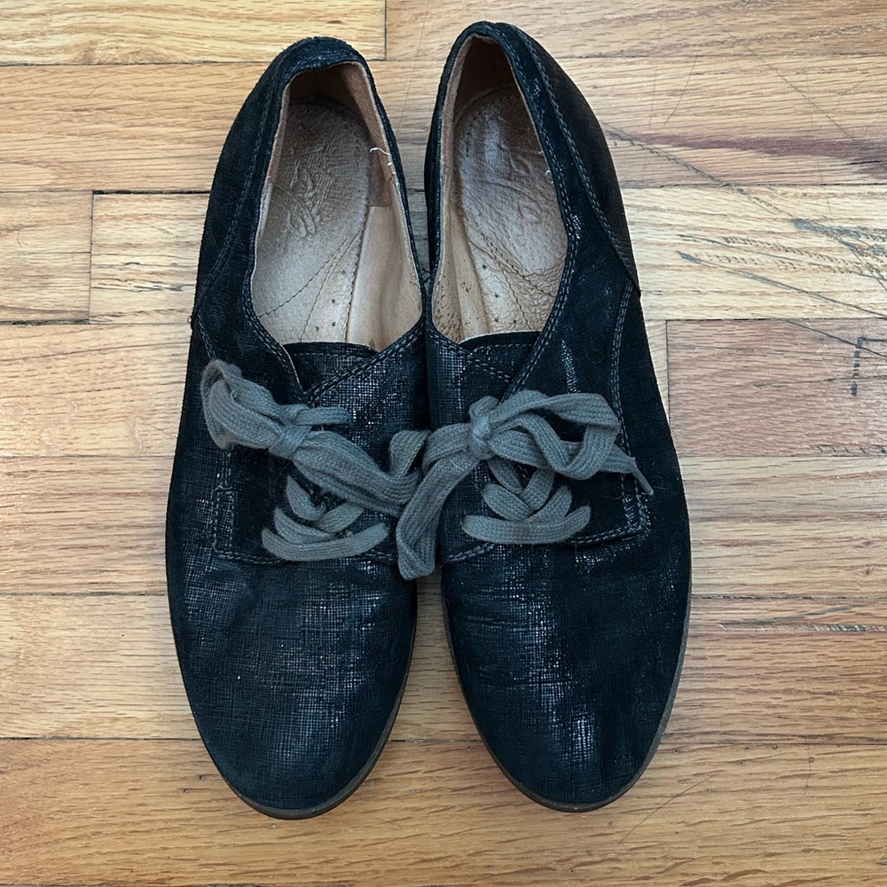 Naya Black Leather Shoes‎